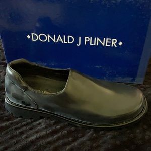 Donald J Pliner size 11 black  UWaitt shoes